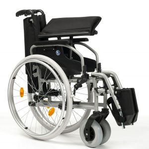 zložljiv invalidski voziček