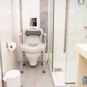 Toaletni stol - uporaba nad WC školjko 